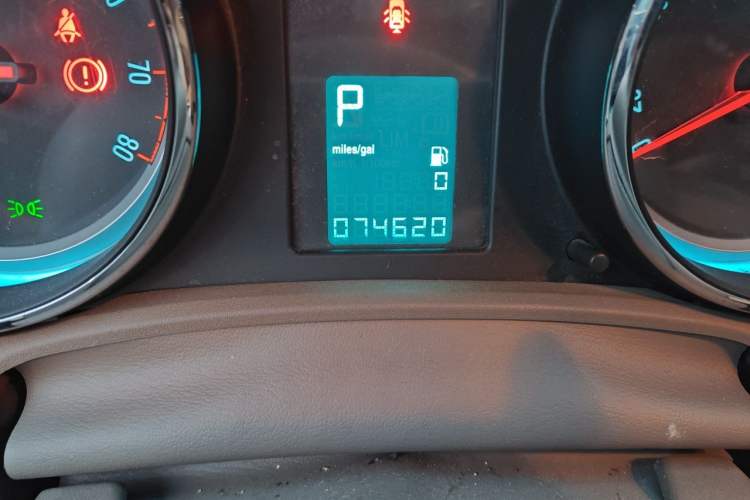 Used Buick GT 2013 GT 1.6L Automatic Fashion Edition Odometer Close Up