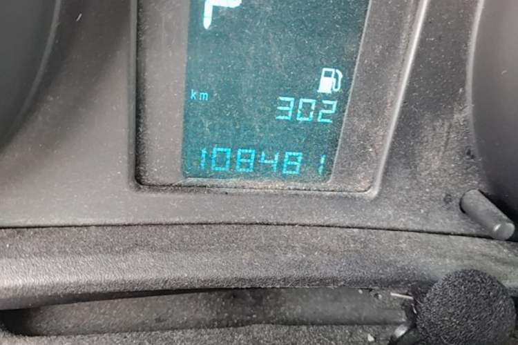 Used Buick GT 2013 XT 1.6L Automatic Fashion Edition Odometer Close Up