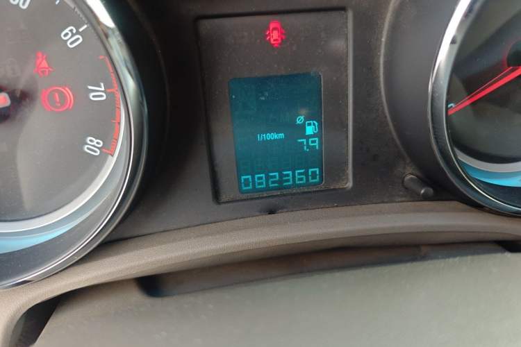 Used Buick GT 2013 GT 1.6L Manual Entry-Level Model Odometer Close Up