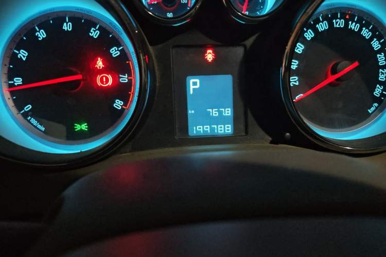 Used Buick GT 2013 GT 1.6L Automatic Fashion Edition Odometer Close Up