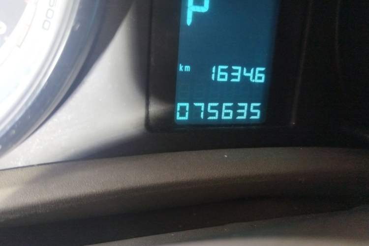 Used Buick GT 2013 GT 1.6L Automatic Fashion Edition Odometer Close Up