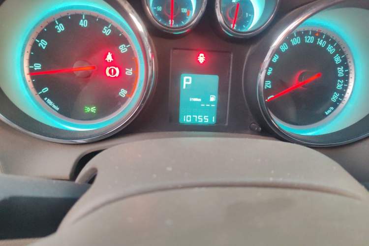 Used Buick GT 2013 GT 1.6L Automatic Fashion Edition Odometer Close Up