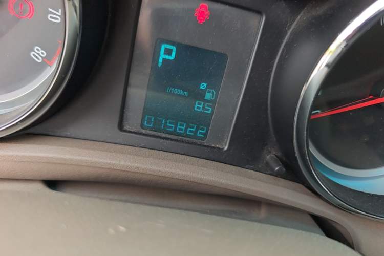 Used Buick GT 2013 GT 1.6L Automatic Fashion Edition Odometer Close Up