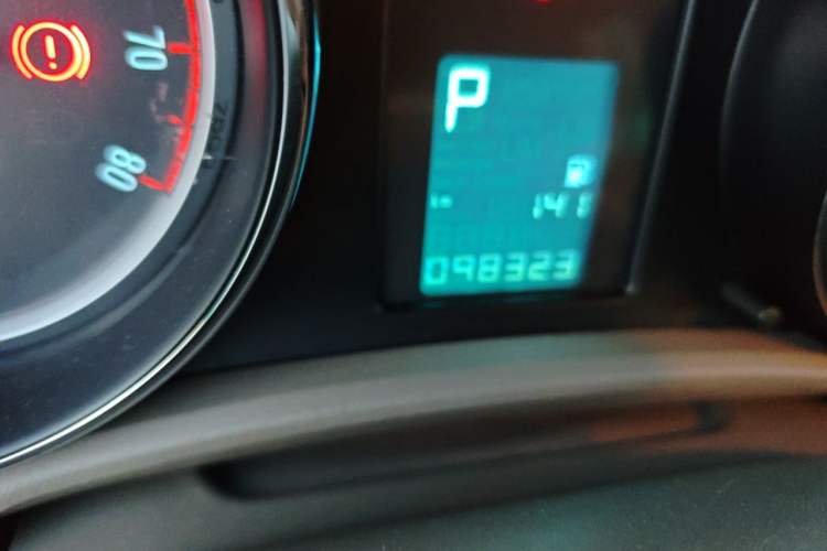 Used Buick GT 2013 GT 1.6L Automatic Comfort Edition Odometer Close Up
