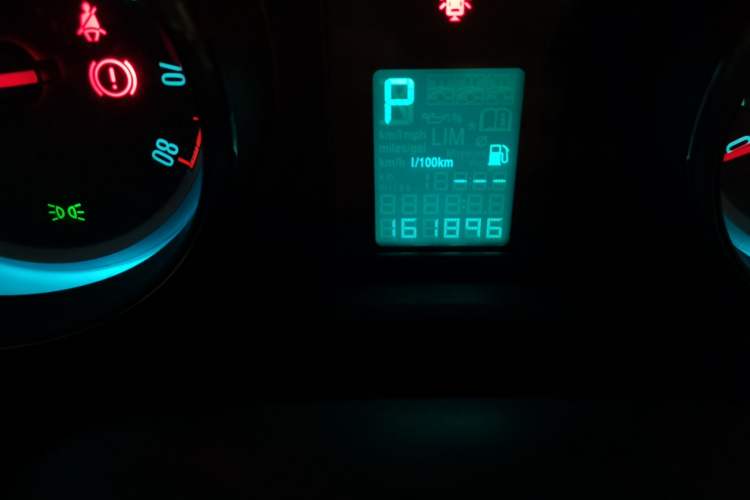 Used Buick GT 2013 GT 1.8L Automatic Fashion Edition Odometer Close Up