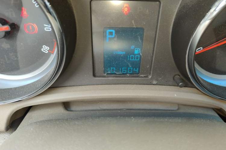 Used Buick GT 2013 GT 1.6L Automatic Fashion Edition Odometer Close Up