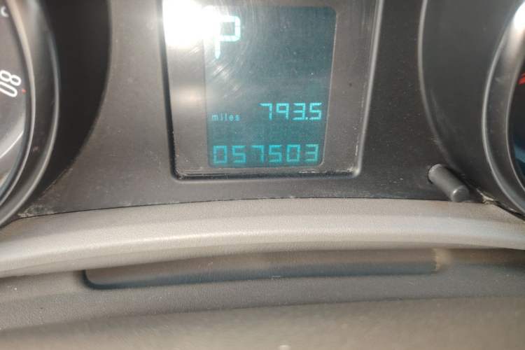 Used Buick GT 2013 GT 1.6L Automatic Comfort Edition Odometer Close Up