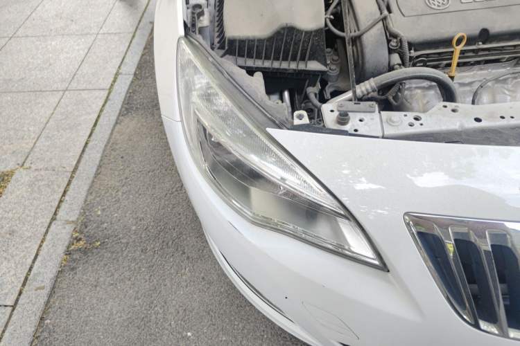 Used Buick GT 2013 XT 1.6L Automatic Fashion Edition Right Front Headlight