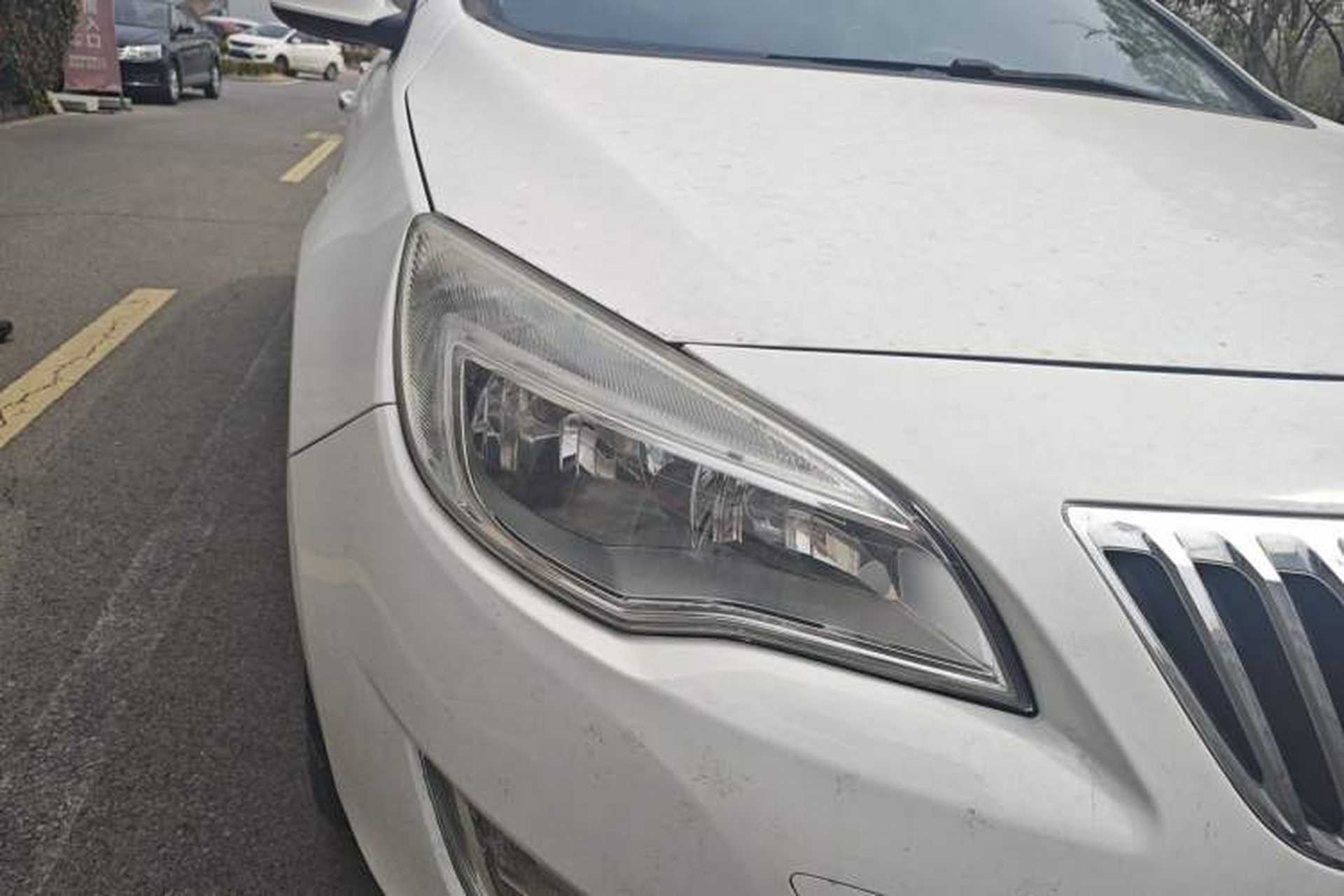 Used Buick GT 2013 XT 1.6L Automatic Fashion Edition Right Front Headlight
