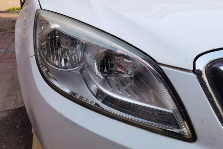 Used Buick GT 2013 GT 1.6L Automatic Fashion Edition Right Front Headlight