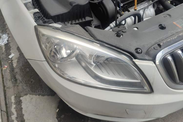 Used Buick GT 2013 GT 1.6L Automatic Fashion Edition Right Front Headlight