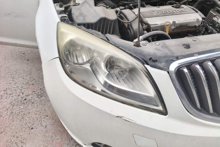 Used Buick GT 2013 GT 1.6L Automatic Fashion Edition Right Front Headlight