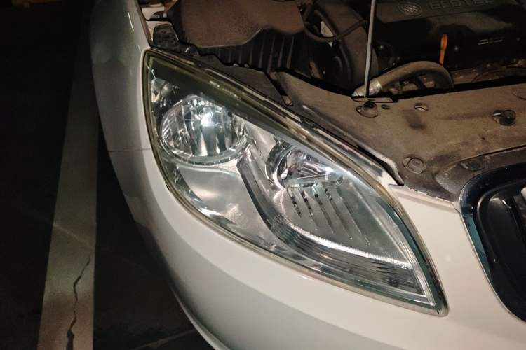 Used Buick GT 2013 GT 1.6L Automatic Fashion Edition Right Front Headlight