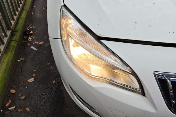 Used Buick GT 2013 XT 1.6L Automatic Fashion Edition Right Front Headlight