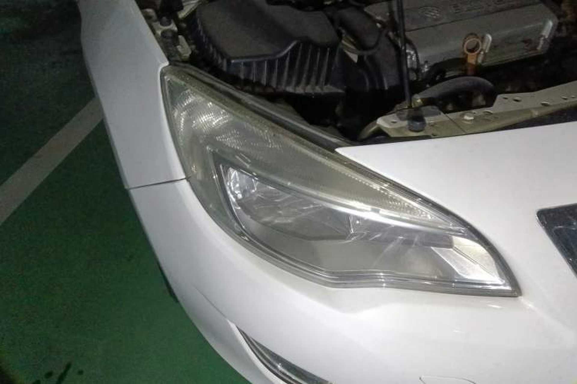 Used Buick GT 2013 XT 1.6L Automatic Fashion Edition Right Front Headlight