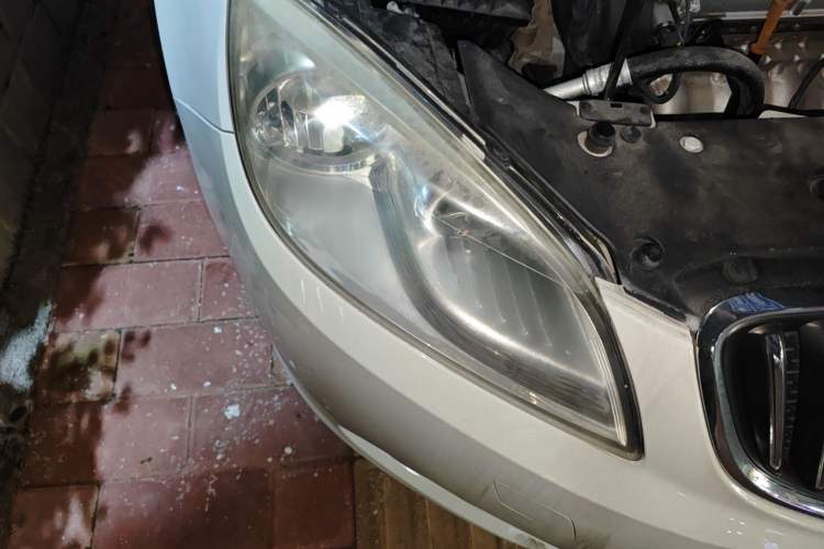 Used Buick GT 2013 GT 1.6L Automatic Fashion Edition Right Front Headlight