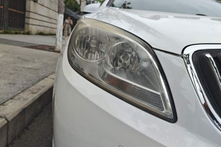 Used Buick GT 2013 GT 1.6L Automatic Fashion Edition Right Front Headlight