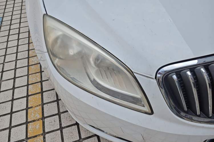 Used Buick GT 2013 GT 1.8L Automatic Fashion Edition Right Front Headlight