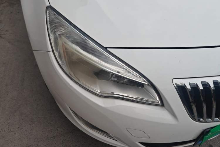 Used Buick GT 2013 XT 1.6L Automatic Fashion Edition Right Front Headlight