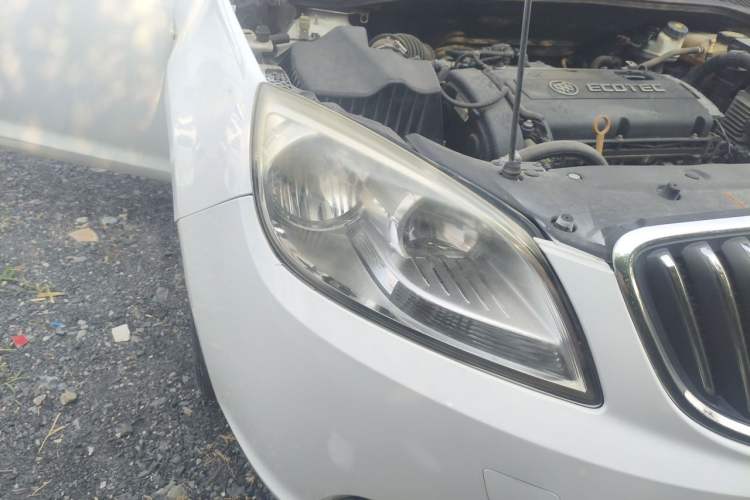 Used Buick GT 2013 GT 1.6L Automatic Fashion Edition Right Front Headlight