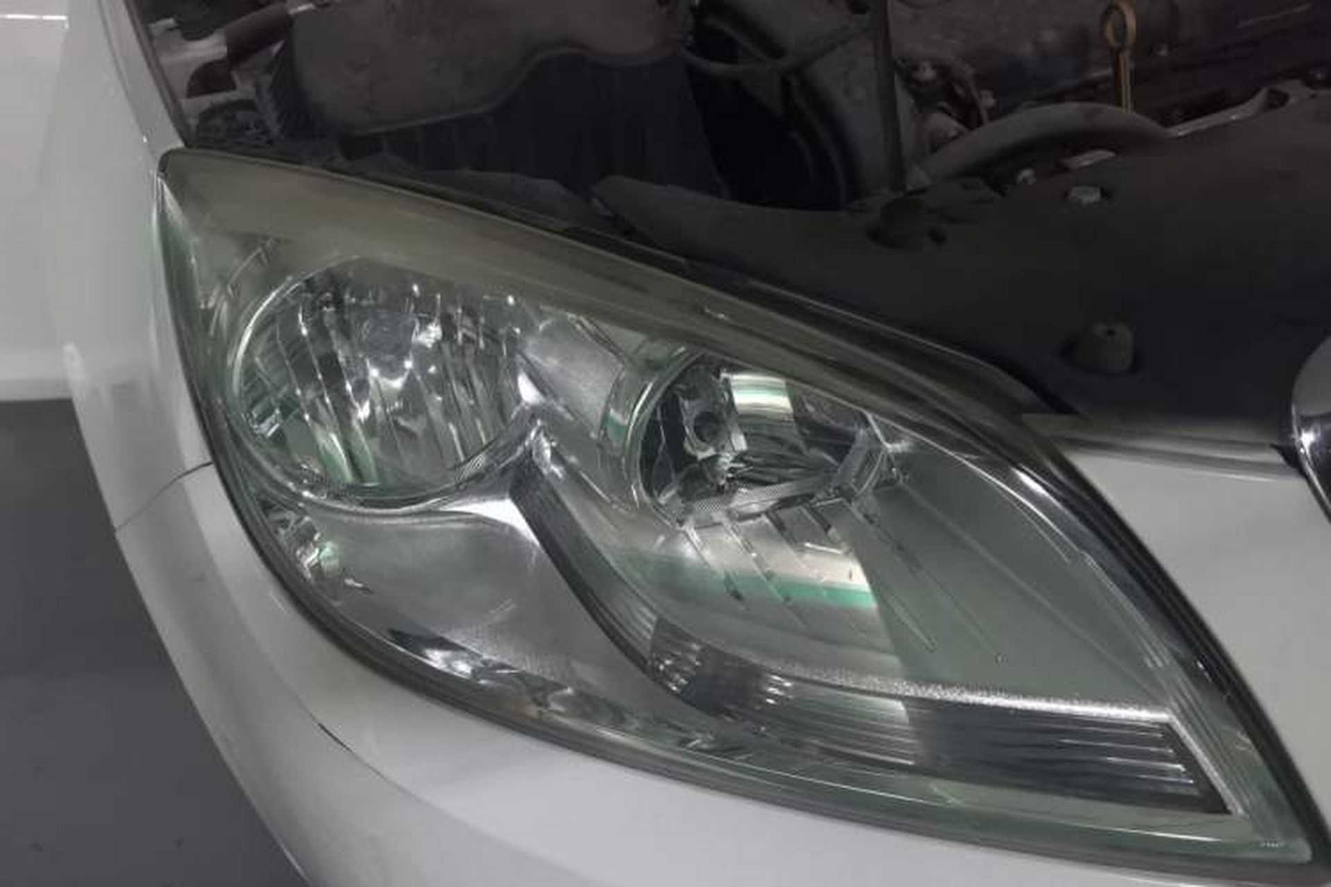 Used Buick GT 2013 GT 1.6L Automatic Fashion Edition Right Front Headlight