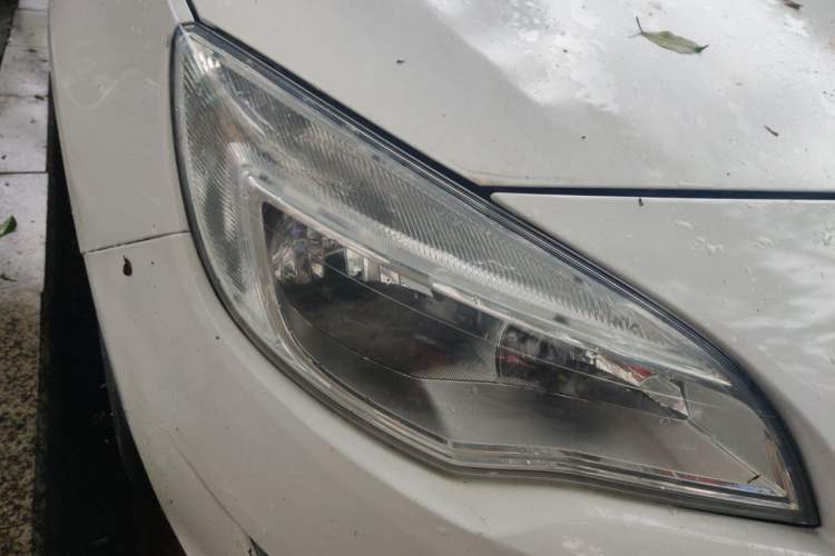 Used Buick GT 2013 XT 1.6L Automatic Fashion Edition Right Front Headlight
