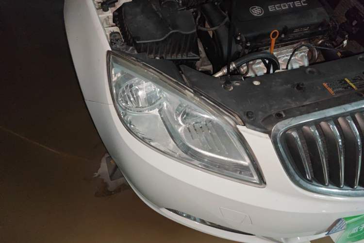Used Buick GT 2013 GT 1.8L Automatic Fashion Edition Right Front Headlight