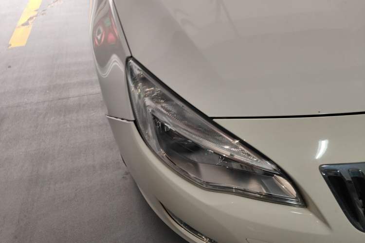 Used Buick GT 2013 XT 1.6L Automatic Fashion Edition Right Front Headlight