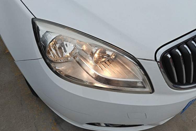 Used Buick GT 2013 GT 1.6L Automatic Fashion Edition Right Front Headlight
