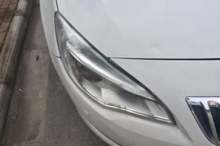 Used Buick GT 2013 XT 1.6L Automatic Fashion Edition Right Front Headlight
