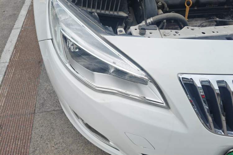 Used Buick GT 2013 XT 1.6L Automatic Fashion Edition Right Front Headlight