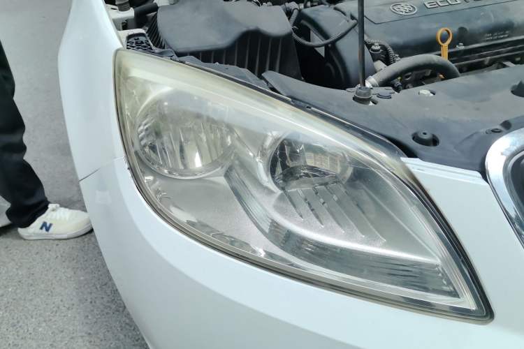Used Buick GT 2013 GT 1.6L Automatic Fashion Edition Right Front Headlight
