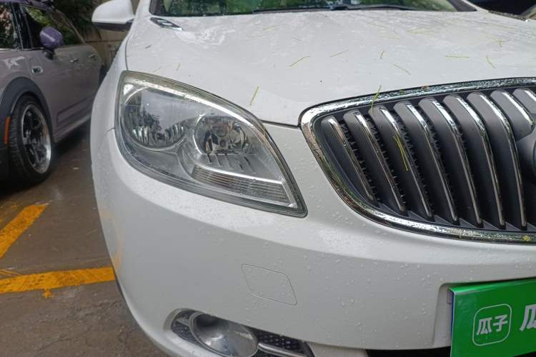 Used Buick GT 2013 GT 1.6L Automatic Fashion Edition Right Front Headlight