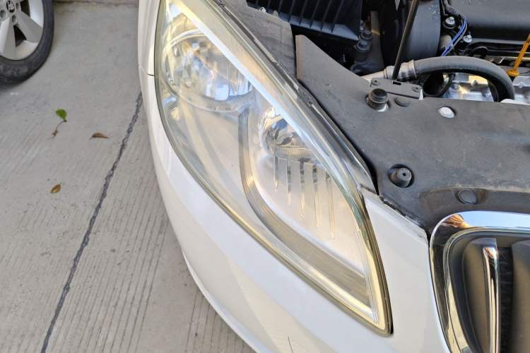 Used Buick GT 2013 GT 1.6L Automatic Comfort Edition Right Front Headlight