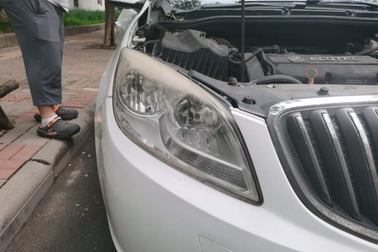 Used Buick GT 2013 GT 1.6L Automatic Fashion Edition Right Front Headlight