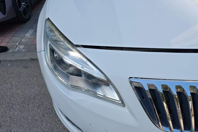 Used Buick GT 2013 XT 1.6L Automatic Fashion Edition Right Front Headlight
