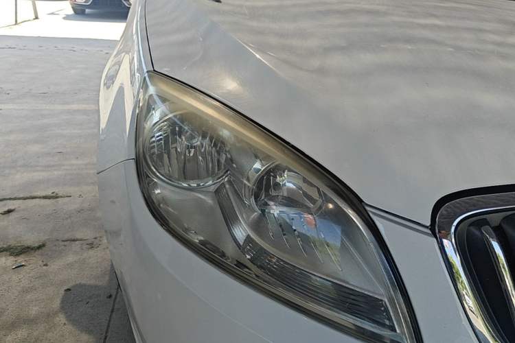 Used Buick GT 2013 GT 1.6L Automatic Fashion Edition Right Front Headlight