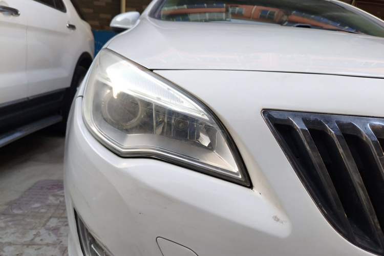 Used Buick GT 2013 XT 1.6T Automatic Fashion Sport Edition Right Front Headlight