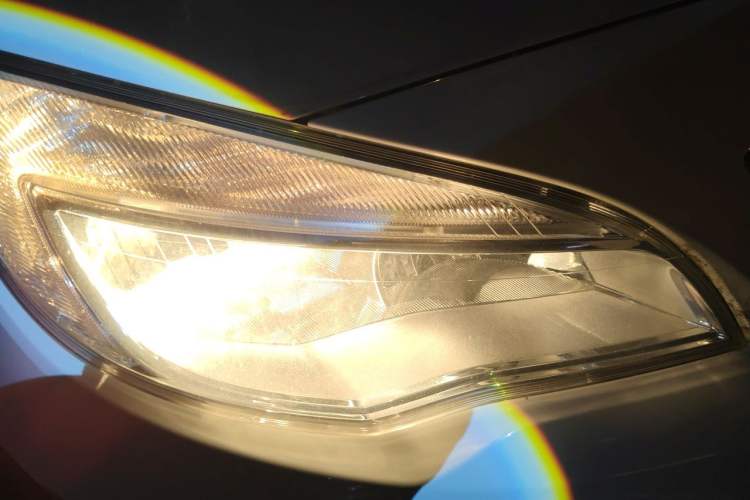 Used Buick GT 2013 XT 1.6L Automatic Fashion Edition Right Front Headlight