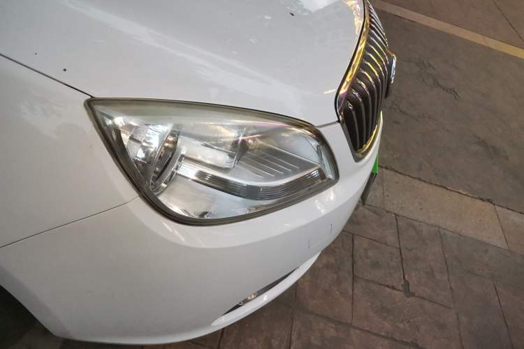 Used Buick GT 2013 GT 1.6L Automatic Fashion Edition Right Front Headlight