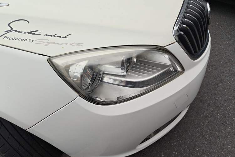 Used Buick GT 2013 GT 1.6L Automatic Fashion Edition Right Front Headlight