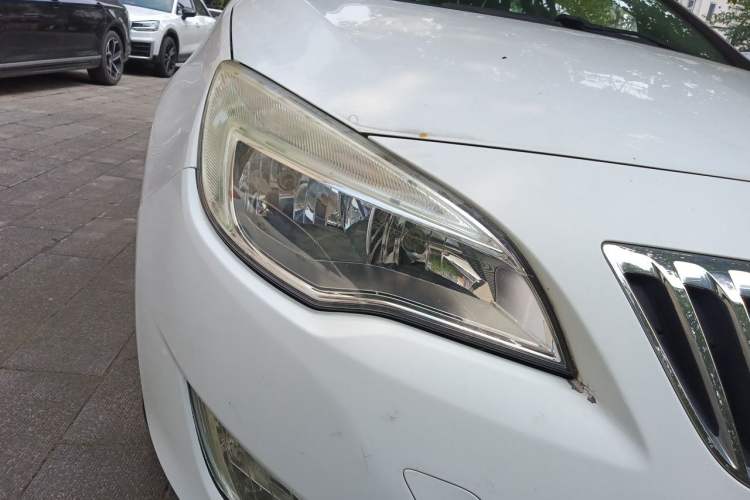 Used Buick GT 2013 XT 1.6L Automatic Fashion Edition Right Front Headlight