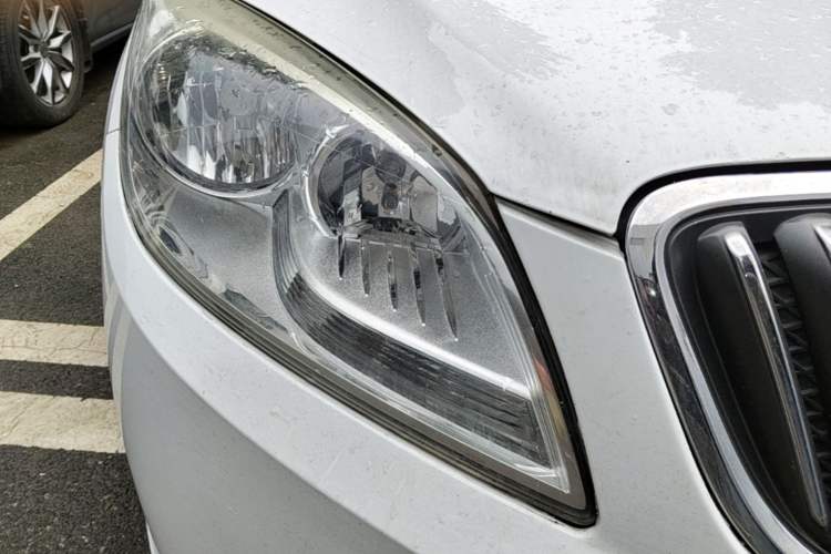 Used Buick GT 2013 GT 1.6L Automatic Fashion Edition Right Front Headlight
