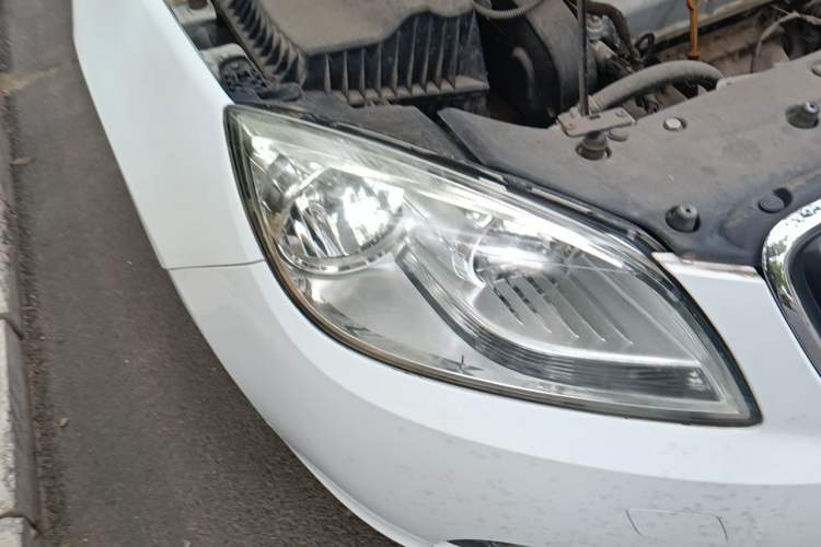Used Buick GT 2013 GT 1.6L Manual Comfort Edition Right Front Headlight