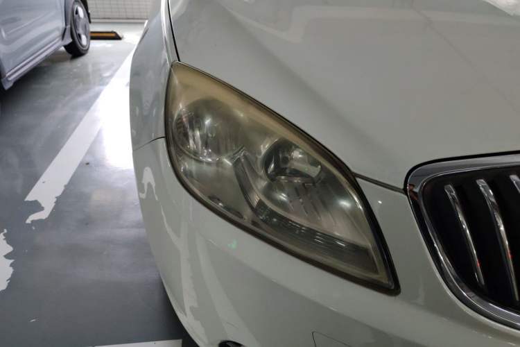 Used Buick GT 2013 GT 1.6L Automatic Fashion Edition Right Front Headlight