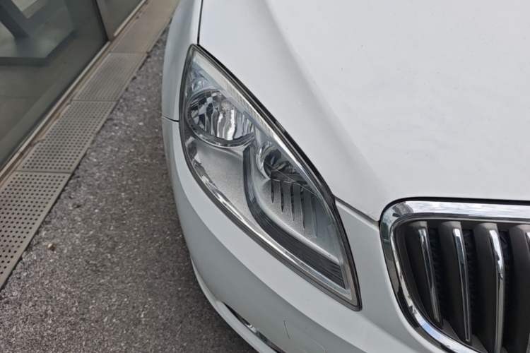 Used Buick GT 2013 GT 1.6L Automatic Fashion Edition Right Front Headlight