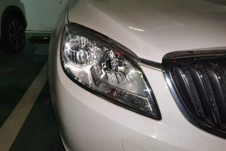 Used Buick GT 2013 GT 1.6L Automatic Fashion Edition Right Front Headlight