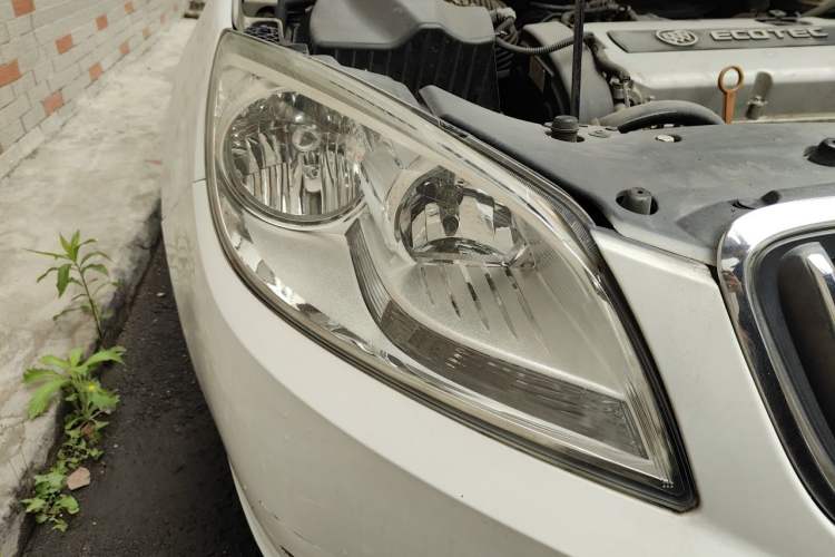 Used Buick GT 2013 GT 1.6L Automatic Fashion Edition Right Front Headlight