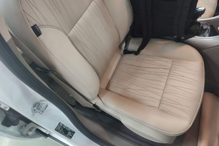 Used Buick GT 2013 GT 1.6L Manual Comfort Edition Right Front Seat