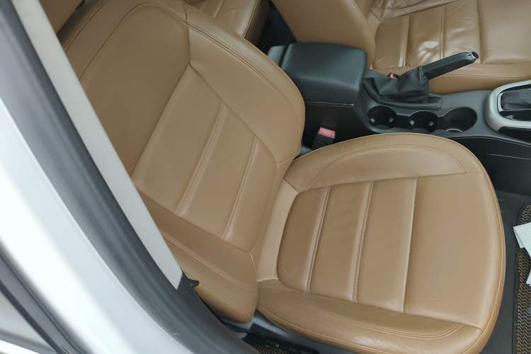 Used Buick GT 2013 GT 1.8L Automatic Fashion Edition Right Front Seat
